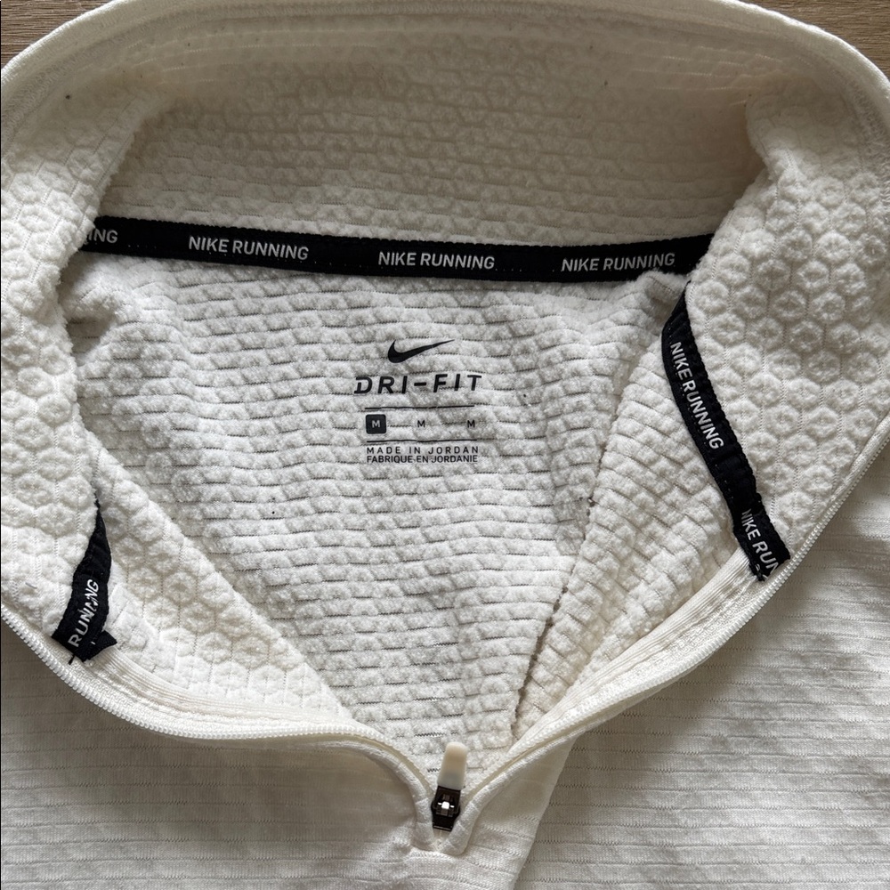 Nike Women's Running Quarter Zip in White - Picture 7 of 8